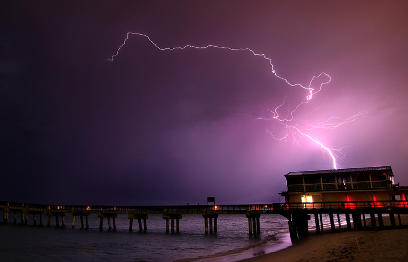 Lightning-Crashes